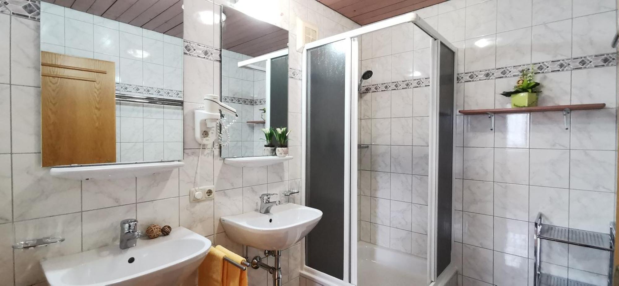 Appartements Mary Inklusive Tauern-Spa Kaprun Bagian luar foto