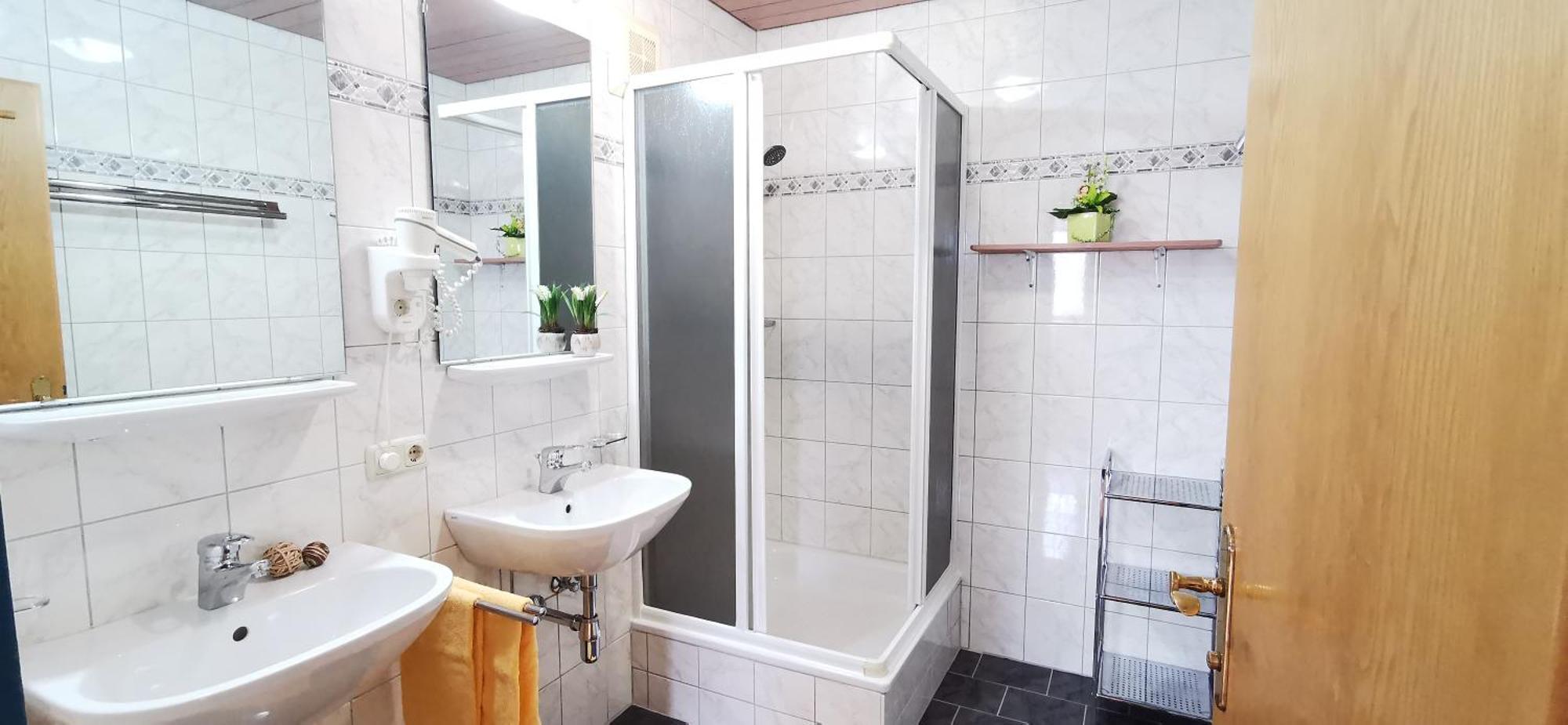 Appartements Mary Inklusive Tauern-Spa Kaprun Bagian luar foto